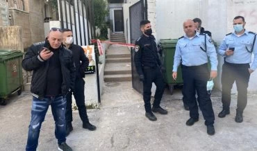 זירת אירוע הדקירה ברחוב השומר (צילום: דוברות המשטרה)