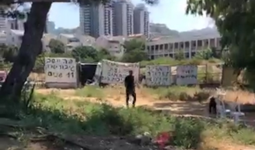 "המגורים" של שי אל אלון בצומת מקסים זה יותר מ-10 שנים (צילום: ניר שובר)