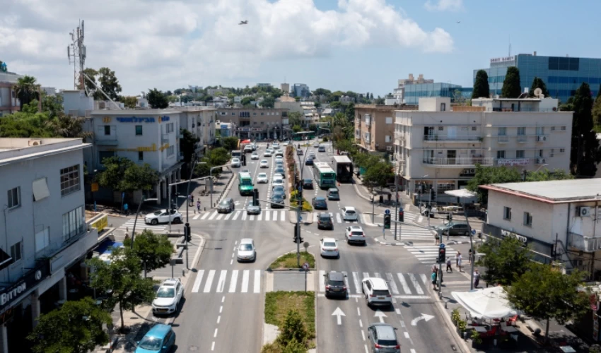 מרכז הכרמל (צילום: מיכה בריקמן)