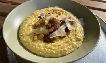 פולנטה של פיצה נינה (צילום: חגית הורנשטיין)