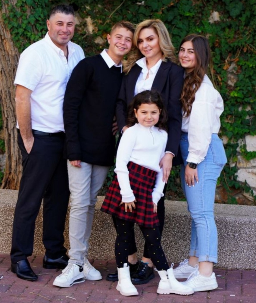 רגינה דרליוק עם הבעל ארתור והילדים ליאל, איתי וליה (צילום: אלבום פרטי)