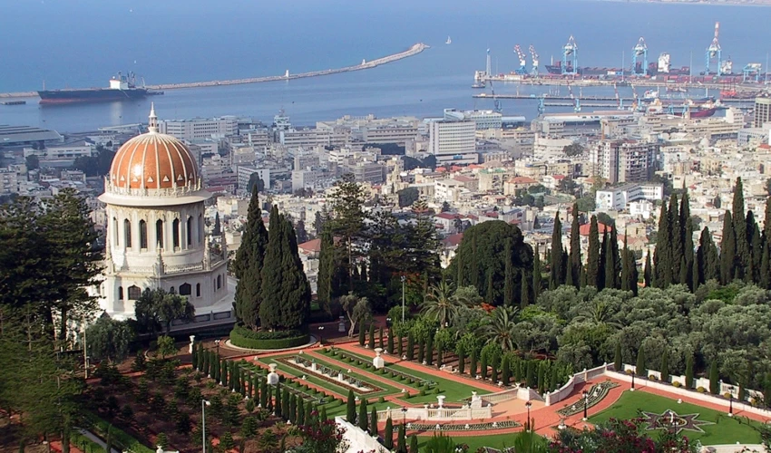 הגנים הבהאיים (צילום: Michael Paul Gollmer, CC BY-SA 3.0 ויקישיתוף)