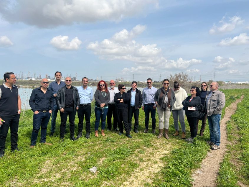 חברי הקרן לשיקום מכרות במהלך הסיור עם לוי (צילום: באדיבות דוברות עיריית נשר)