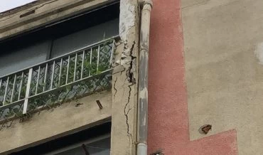 בניין המגורים ברחוב פנחס ספיר 3 בקרית ים (צילום: דוברות כבאות והצלה חוף)