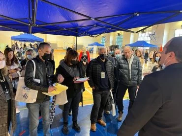 ועדת הפרס במהלך ביצוע ההערכות בנשר (צילום: דוברות עיריית נשר)