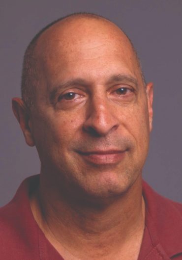 מנהל בית הספר השש שנתי רעות לאמנויות, אופיר שדמי (צילום: פירוגוב ניקיטה)