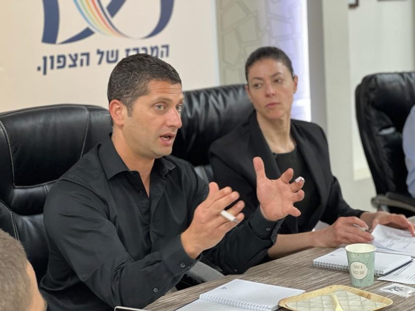 מירב מיכאלי ורועי לוי (צילום: דוברות עיריית נשר)