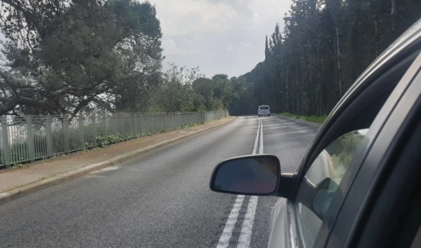 תיחסם לכל אורכה. דרך סטלה מאריס (צילום: בועז כהן)