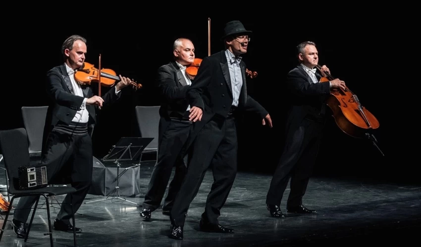 "מוצרט גרופ" (צילום: Nicolas Fagot)