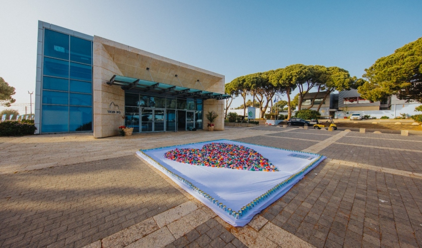 מיצג הנצחה מרגש בריאלי (צילום: מיכה בריקמן)