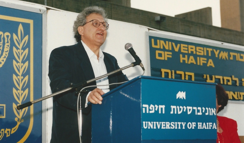 א.ב. יהושע (צילום: אריק בלטינסטר)