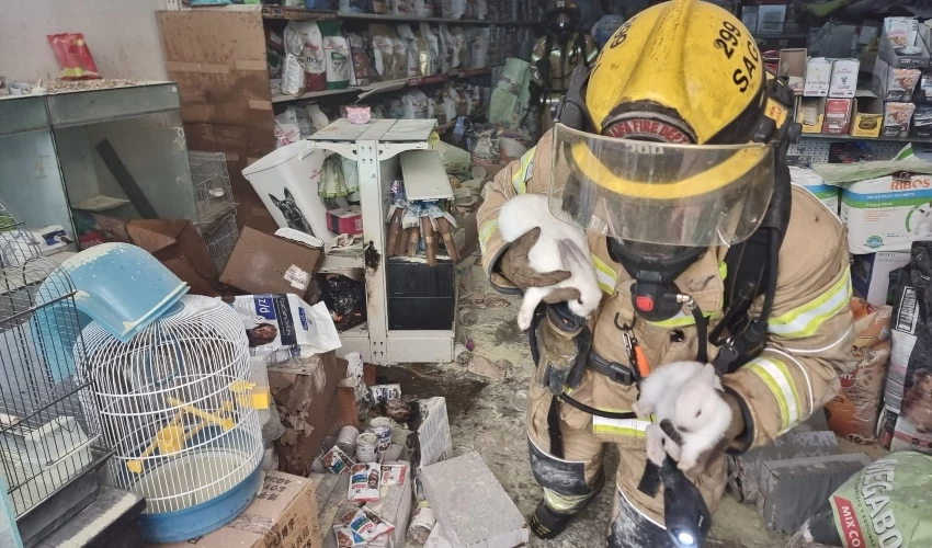 שריפה בקריון בקרית ביאליק (צילום: דוברות כבאות והצלה חוף)
