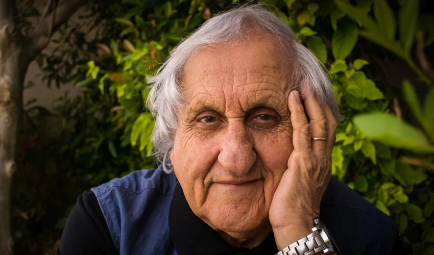 א.ב. יהושע (צילום: ויקישיתוף, Arielinson, CC-BY-SA-4.0)