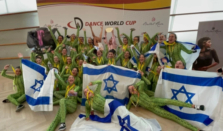 אל אל ישראל. רקדניות הסטודיו של גפן סלובוצקי