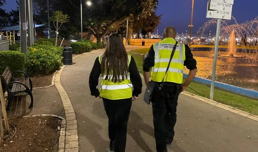 מאבטחים של מוסדות החינוך יסיירו במוקדי התקהלות בעיר (צילום: דוברות עיריית חיפה)