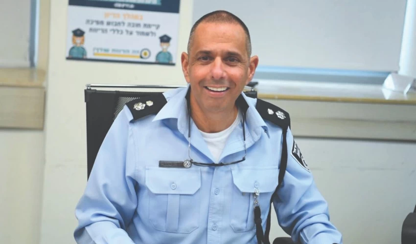 "המשטרה לא רואה הכל, לכן צריך לקרוא לנו". סנ"צ חיים אזרד (צילום: דוברות המשטרה)