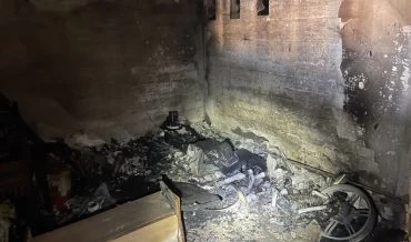 שריפה במבנה מגורים בשדרות רוטשילד (צילום: דוברות כבאות והצלה חוף)