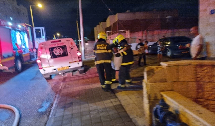 שריפה ברחוב רזיאל בחיפה (צילום: דוברות כבאות והצלה חוף)