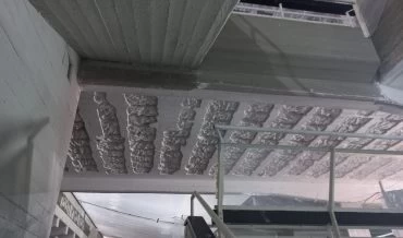 התקרה בתיכון ליאו באק לאחר הסרת האסבסט (צילום: ג'וואד חורני, המשרד להגנת הסביבה)