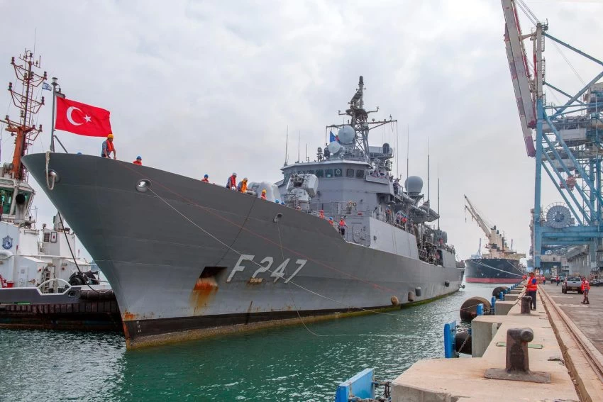 המשחתת TCG Kemalreis (F-247) של הצי הטורקי (צילום: ורהפטיג ונציאן)