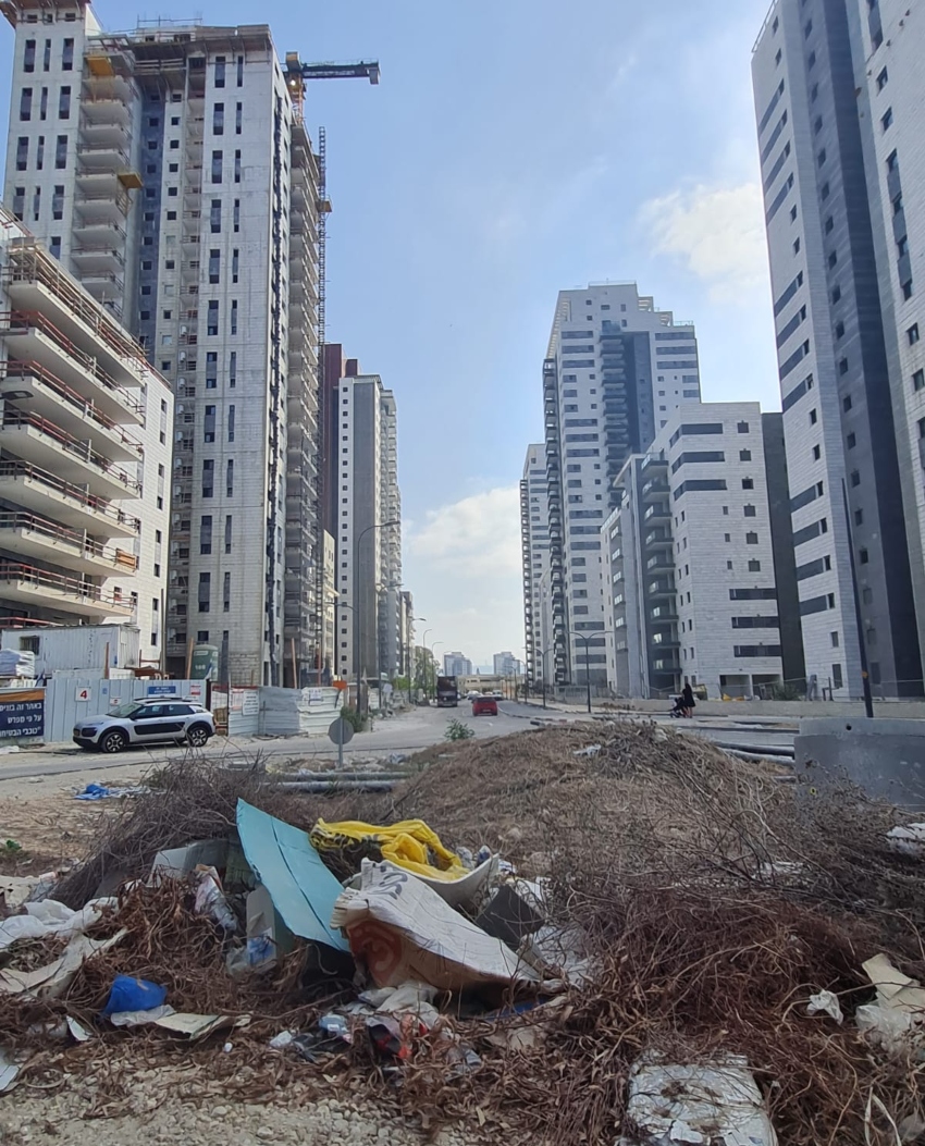 החיים באתר בנייה. שכונת גלי ים בקרית ים (צילום: קטיה בקל)