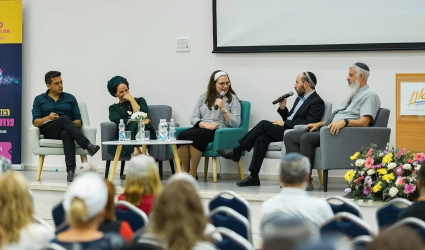 יום פתוח במכללת שאנן. מימין לשמאל: פרופ' אבי לוי, נשיא המכללה, הרב יוני לביא, סיון רהב מאיר, רחלי פרנקל, ח"כ עמיחי שיקלי (צילום: דוברות שאנן)
