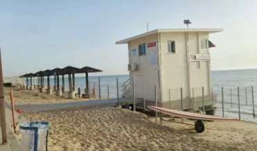 תחנת הצלה בחוף זמיר (צילום: אלה אהרונוב)