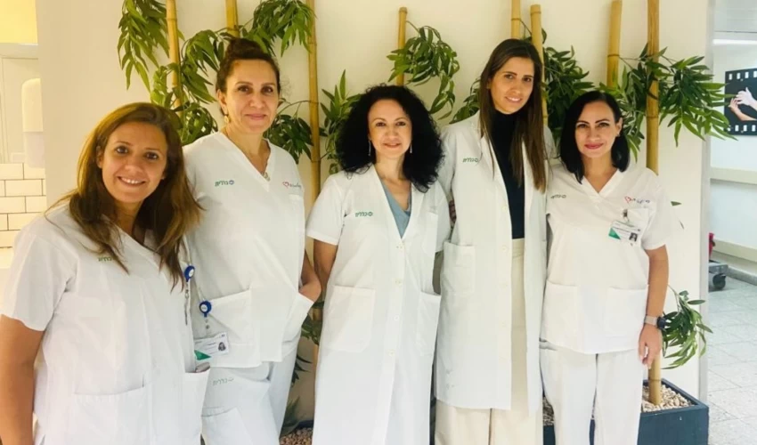 ד"ר רונזא נג'אר וצוות היחידה למניעת זיהומים בכרמל (צילום: אלי דדון)