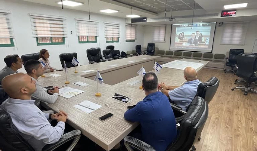 בכירי עיריית נשר בוועידה (צילום: דוברות עיריית נשר)