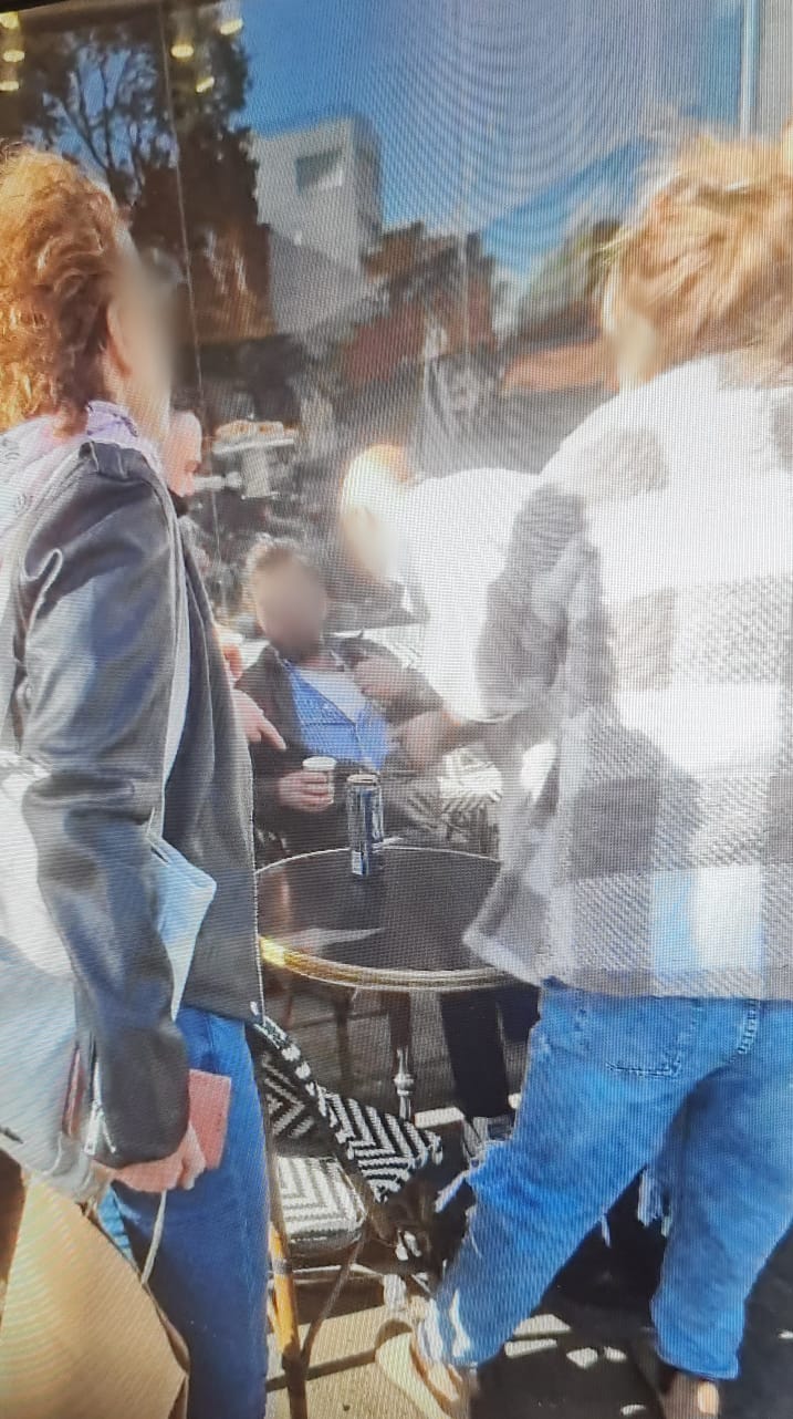 אזרחים נוספים מנסים להציל את גור החתולים