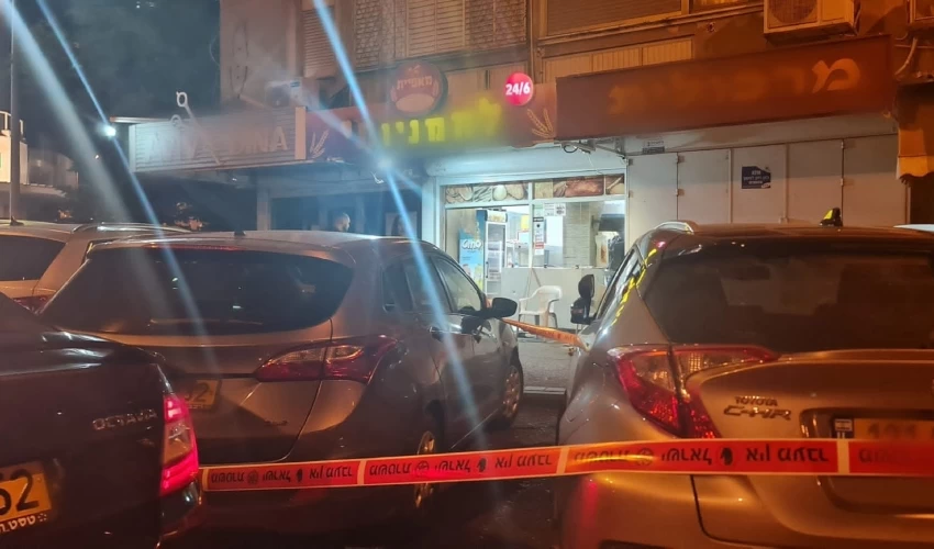 זירת הירי בקרית אליעזר (צילום: דוברות המשטרה)