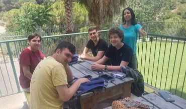 התלמידים יוצרי הסרט (צילום: בית הספר עירוני ה')