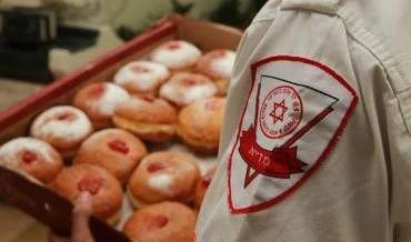 חנוכה במד"א (צילום: אבו סעיד, תיעוד מבצעי מד"א)