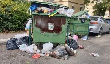 זבל ברחובות חיפה (צילום: בועז כהן)