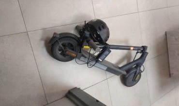 הקורקינט של השודד (צילום: דוברות המשטרה)