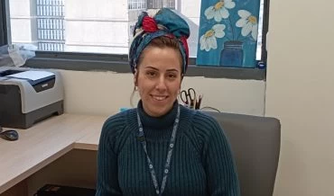 עו"ס כרמית שמיר, רכזת תחום טיפול בניצולי שואה בכללית מחוז חיפה וגליל מערבי (צילום: דוברות כללית)