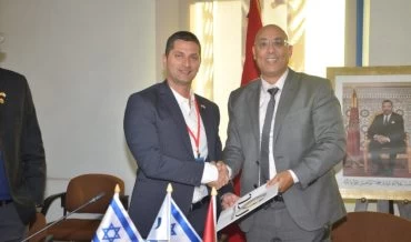 רועי לוי במעמד החתימה על הסכם הצהרת הכוונות (צילום: דוברות עיריית נשר)